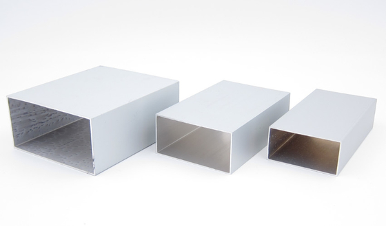 Los perfiles de aluminio del tubo del cuadrado 6063 pulverizan revestido