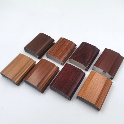 Perfiles de aluminio de la cocina de la longitud de 6 metros de madera y pulverizar brillante cubierta