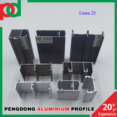 El polvo cubrió los perfiles de aluminio de la longitud T5 de 5,8 metros para Windows y las puertas