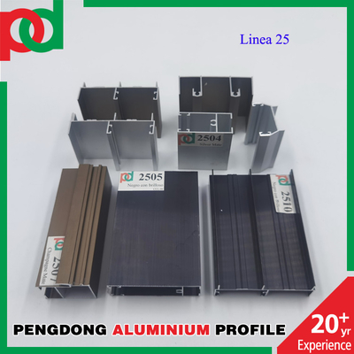 El polvo cubrió los perfiles de aluminio de la longitud T5 de 5,8 metros para Windows y las puertas