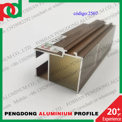 0.15m m T5 moderan los perfiles de aluminio del final de madera para las series L20 L25 L32 L5000 de Bolivia
