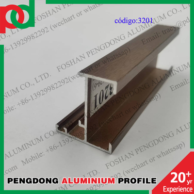 0.15m m T5 moderan los perfiles de aluminio del final de madera para las series L20 L25 L32 L5000 de Bolivia