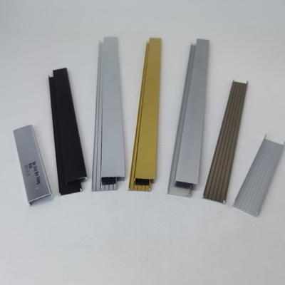 Los perfiles de aluminio que pulen la teja de afilamiento decorativa arreglan la plata popular y el color oro
