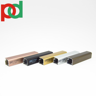 Tecnología de extrusión Perfiles de aluminio de la serie 6000 para muebles de melamina Oro cromo Bronce anodizado en grandes tamaños