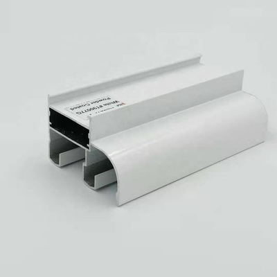 El polvo cubrió el perfil de aluminio Congo KE