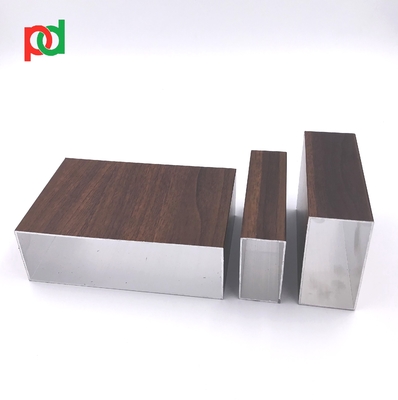 Los perfiles de aluminio del tubo del grano de madera sacaron la tubería rectangular de aluminio
