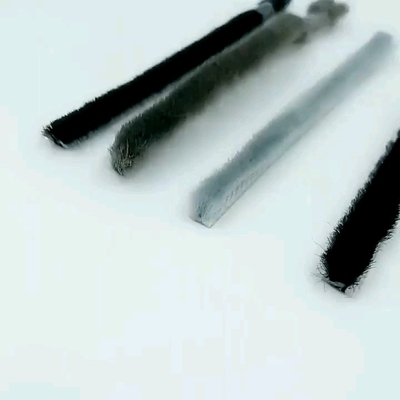 La puerta adaptable del PVC Weatherstrip el sello inferior insonoro del paladio