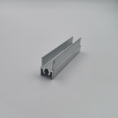 Perfil de aluminio del guardarropa del final T6 T7 T8 del molino para la puerta deslizante