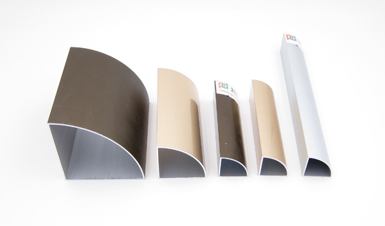 Los perfiles de aluminio del tubo del cuadrado 6063 pulverizan revestido