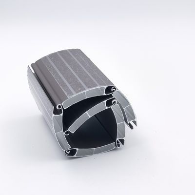 Buen precio Perfiles de aluminio de la protuberancia de diverso del modelo del rodillo listón del obturador para la puerta del garaje en línea