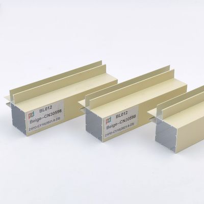 Buen precio Perfil de aluminio del tablero que bordea del armario de cocina de las protuberancias del estándar revestido del polvo en línea