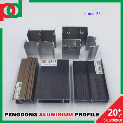 Buen precio El polvo cubrió los perfiles de aluminio de la longitud T5 de 5,8 metros para Windows y las puertas en línea