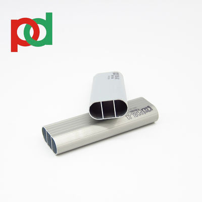 Buen precio Servicio de corte personalizable Perfiles de aluminio de color de grano de madera para armario Cuadro de puerta corredera en línea