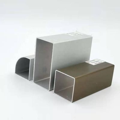 Buen precio La aduana 6063 T5 anodizó perfiles de la ventana del marco pulveriza revestido en línea