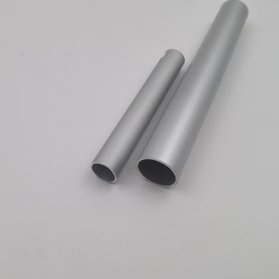 Buen precio ISO 9001 Perfiles de tubos de aluminio extruido Rectangulares redondos 40 x 40 en línea