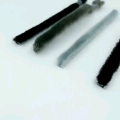 Buen precio La puerta adaptable del PVC Weatherstrip el sello inferior insonoro del paladio en línea