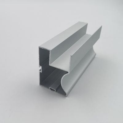 Buen precio Perfil de aluminio anodizado ligero del guardarropa para el tipo puerta del oscilación de armario en línea